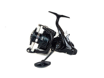 Катушка безынерционная с бейтранером Daiwa 19 Emcast BR LT (5000-C)